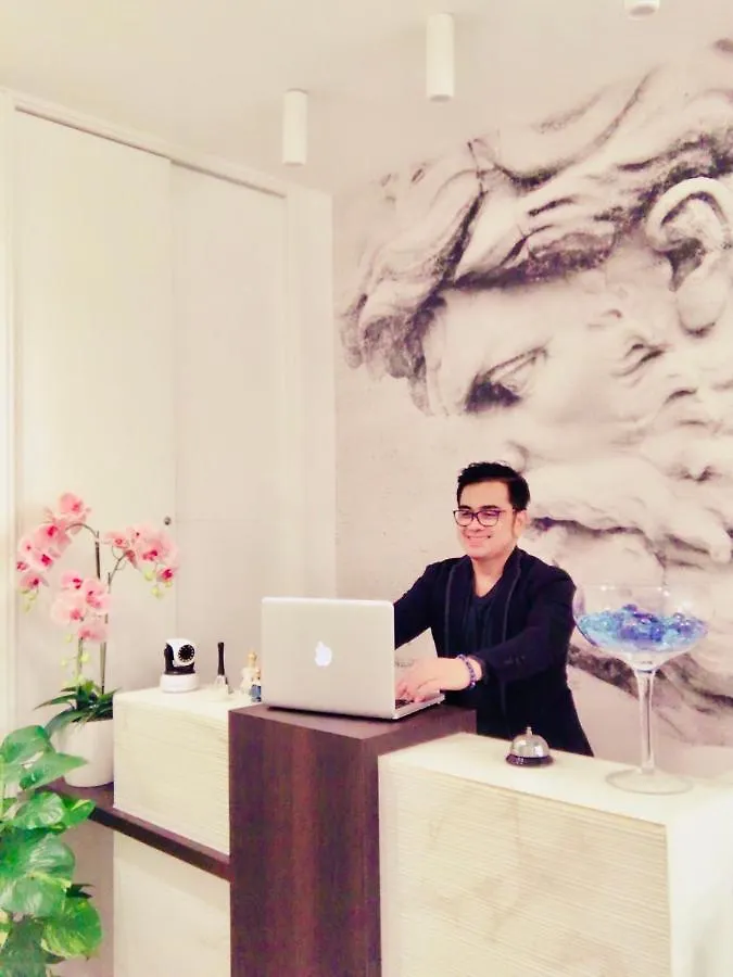 Kambal Luxury Suites Rome 0*,